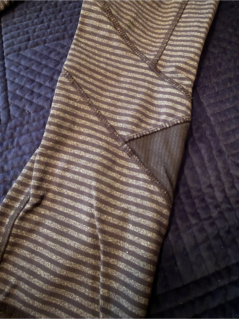 Kyodan Gray & Black Horizontal Striped Leggings with Mesh Panels - Medium - Picture 4 of 6